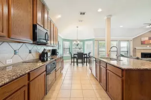 605 Southwind Dr, Arlington, TX 76002 - Photo 14