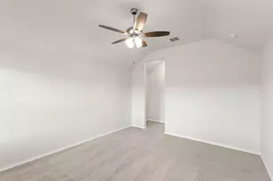 2609 River Bank Dr, Burleson, TX 76028 - Photo 12