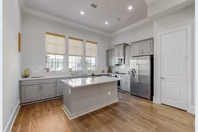 638 Dalton Lane #802, Irving, TX 75039 - Photo 4