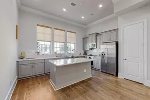 638 Dalton Ln, Irving, TX 75039 - Photo 4