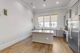 638 Dalton Ln, Irving, TX 75039 - Photo 2