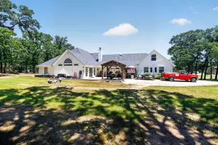 111 Lone Star Dr, Gainesville, TX 76240 - Photo 6