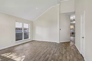 7013 Stephanie Ct, North Richland Hills, TX 76182 - Photo 6