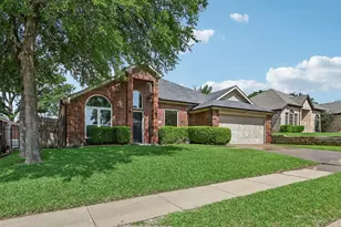 7013 Stephanie Ct, North Richland Hills, TX 76182 - Photo 4