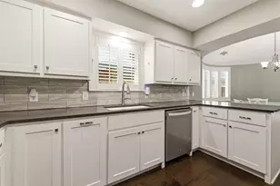 9519 Robin Meadow Dr, Dallas, TX 75243 - Photo 10
