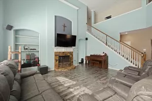 6705 Glade Dr, Arlington, TX 76001 - Photo 4
