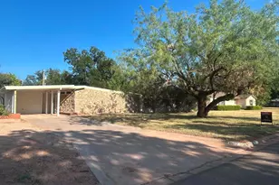 1057 Westridge Dr, Abilene, TX 79605 - Photo 2
