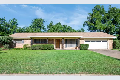 1700 SE 23rd Avenue, Mineral Wells, TX 76067 - Photo 1