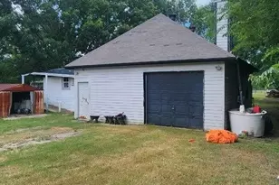 2457 Elmwood Dr, Wills Point, TX 75169 - Photo 2