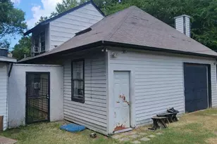 2457 Elmwood Dr, Wills Point, TX 75169 - Photo 2