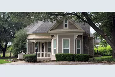 445 W Belknap Street, Jacksboro, TX 76458 - Photo 1