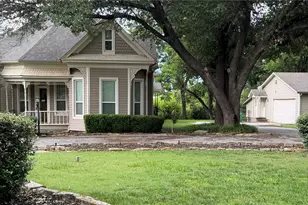 445 W Belknap St, Jacksboro, TX 76458 - Photo 6