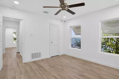 821 Gustave Street, River Oaks, TX 76114 - Photo 12