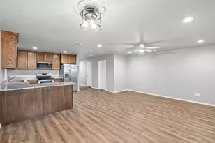 136 Abbey Park Ct, Granbury, TX 76049 - Photo 10