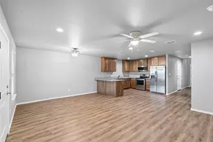 136 Abbey Park Ct, Granbury, TX 76049 - Photo 6