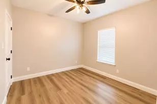 801 Meadowlark Cir, Granbury, TX 76049 - Photo 16