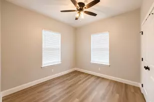801 Meadowlark Cir, Granbury, TX 76049 - Photo 14