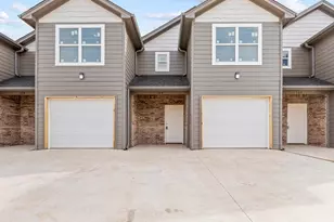 100 Abbey Park Ct, Granbury, TX 76049 - Photo 2