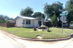 1298 S La Salle Dr, Abilene, TX 79605 - Photo 2