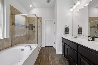 7829 Bella Way, Arlington, TX 76001 - Photo 6
