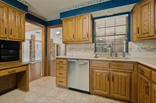 5601 Dye Dr, Arlington, TX 76013 - Photo 18