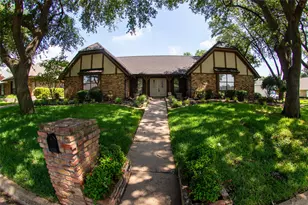 5601 Dye Dr, Arlington, TX 76013 - Photo 2