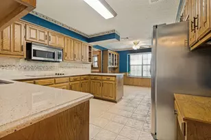 5601 Dye Dr, Arlington, TX 76013 - Photo 14