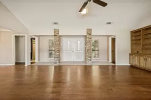 5601 Dye Dr, Arlington, TX 76013 - Photo 4