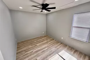 209 McBrayer St, Graham, TX 76450 - Photo 10