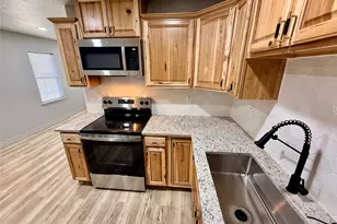 209 McBrayer St, Graham, TX 76450 - Photo 4