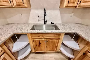 209 McBrayer St, Graham, TX 76450 - Photo 4