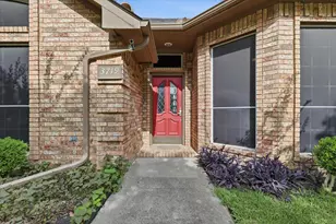 3719 Kelly Blvd, Carrollton, TX 75007 - Photo 4