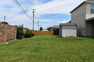 409 Royal Crest Dr, DeSoto, TX 75115 - Photo 4
