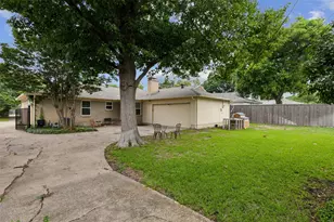 8628 San Souci Dr, Dallas, TX 75238 - Photo 22