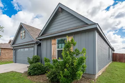 820 Lakeview Drive, Alvarado, TX 76009 - Photo 1