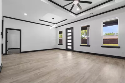 613 N Dwight Avenue, Dallas, TX 75211 - Photo 6