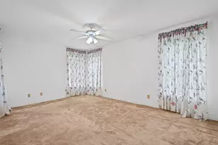 9738 Van Dyke Rd, Dallas, TX 75218 - Photo 16