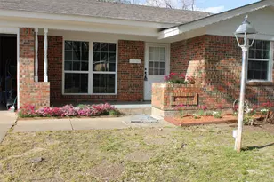 1807 W Scott St, Sherman, TX 75092 - Photo 1
