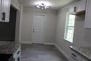 1807 W Scott St, Sherman, TX 75092 - Photo 10