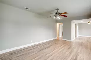 823 College St, Cleburne, TX 76033 - Photo 8