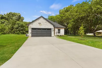 203 Kalura Way, Tool, TX 75143 - Photo 2