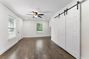 3806 Castle Hills Dr, Dallas, TX 75241 - Photo 10