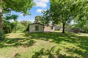 3806 Castle Hills Dr, Dallas, TX 75241 - Photo 4