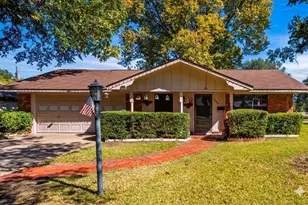 1705 E Beverly Dr, Corsicana, TX 75110 - Photo 2