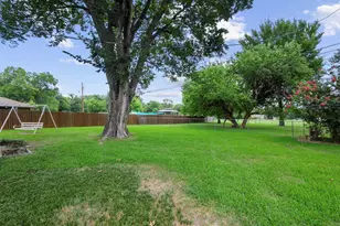 1705 E Beverly Dr, Corsicana, TX 75110 - Photo 6