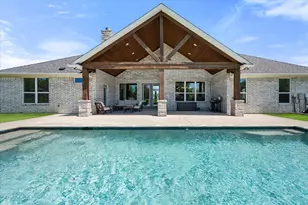 6425 Starlight Ranch Rd, Godley, TX 76044 - Photo 2