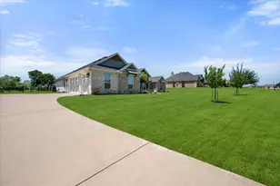 6425 Starlight Ranch Rd, Godley, TX 76044 - Photo 32