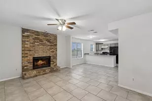 1401 Brook Meadow Cir, Lancaster, TX 75134 - Photo 4