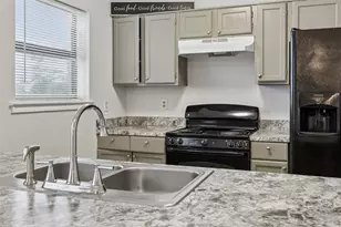 1401 Brook Meadow Cir, Lancaster, TX 75134 - Photo 8