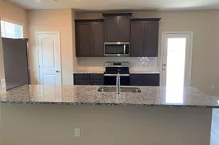 219 Golden Sands Ln, Princeton, TX 75407 - Photo 2